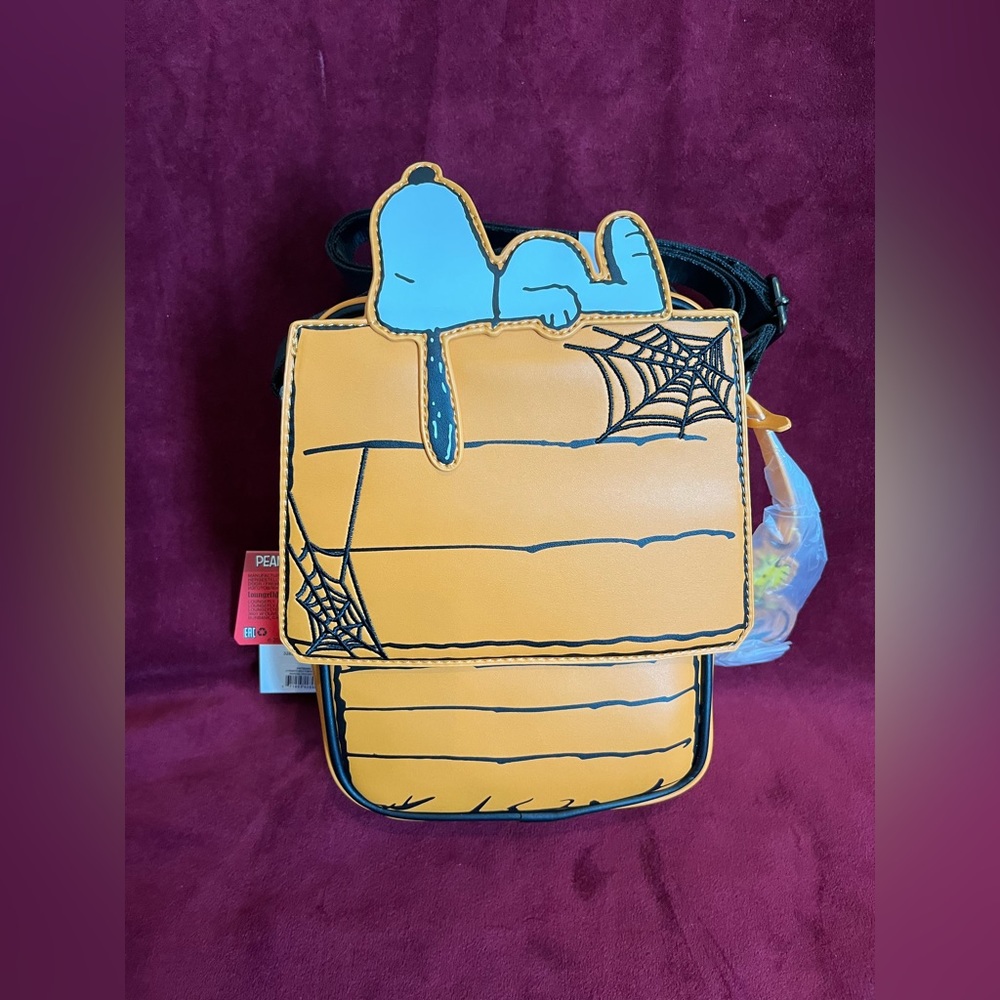 *Loungefly Peanuts Great Pumpkin Snoopy Doghouse Women's Crossbody-NWT